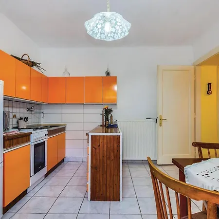 1 Bedroom Beautiful In *