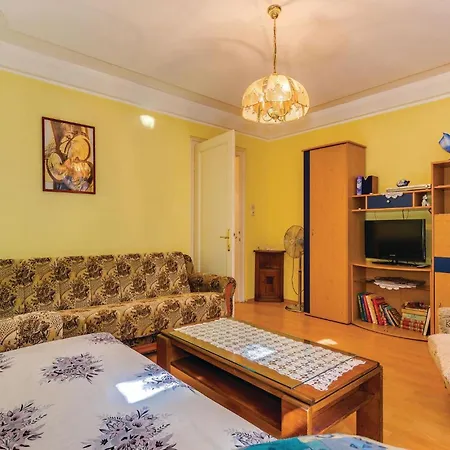 1 Bedroom Beautiful In