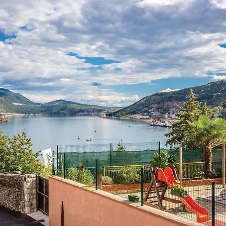 1 Bedroom Beautiful In Apartament *