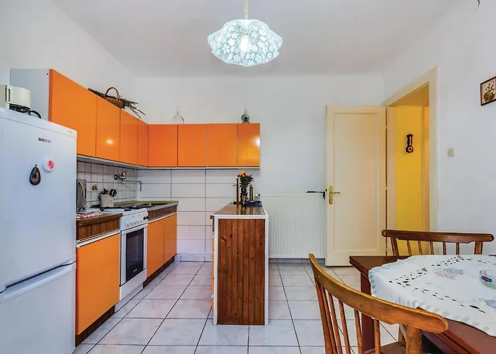 1 Bedroom Beautiful In *