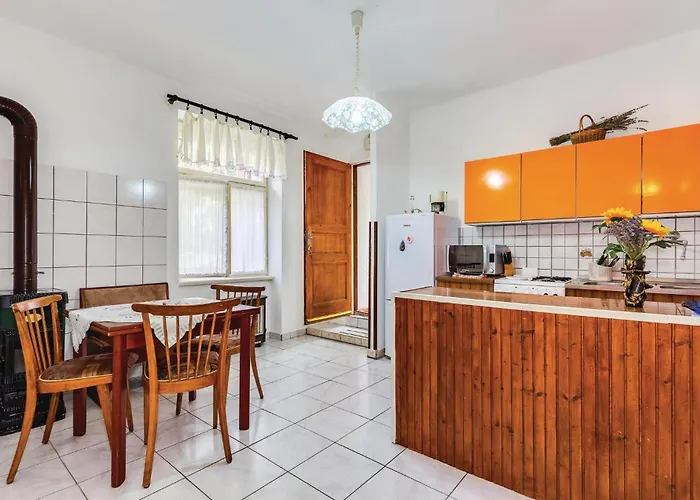 Apartment 1 Bedroom Beautiful In Bakar
