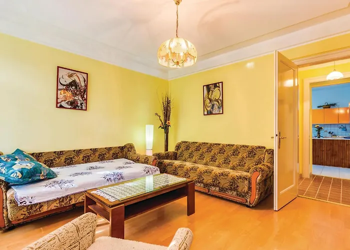 1 Bedroom Beautiful In Apartment *