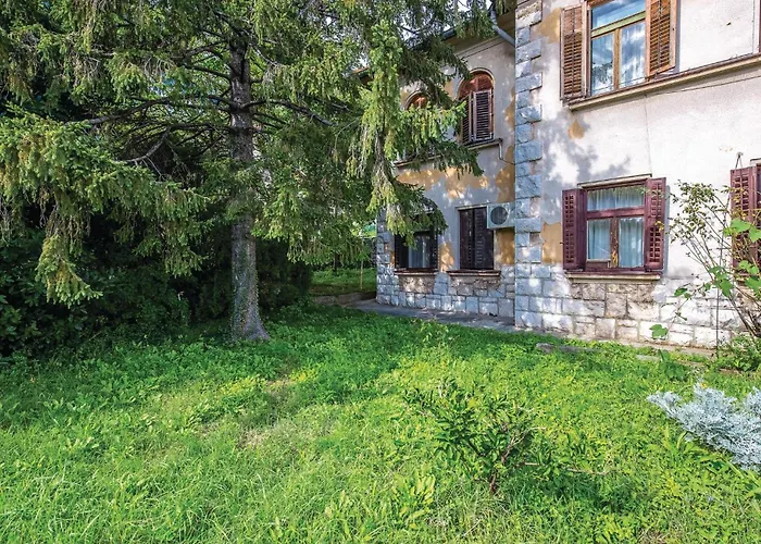 1 Bedroom Beautiful In Apartment